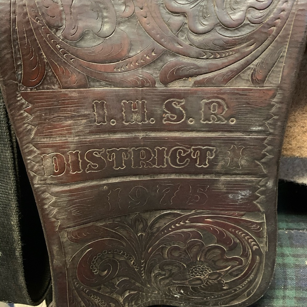 Western saddle - Picture 4 of 7